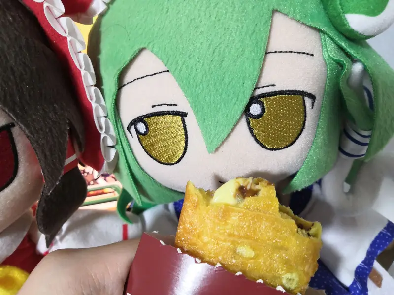 和fumo们品尝麦当劳新出的三种芝士炖牛肉派