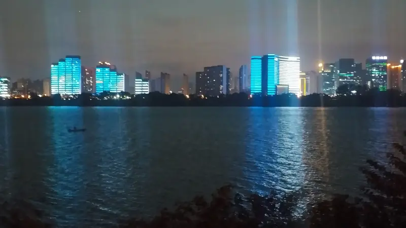 把以前写的诗改一改搬到这边来