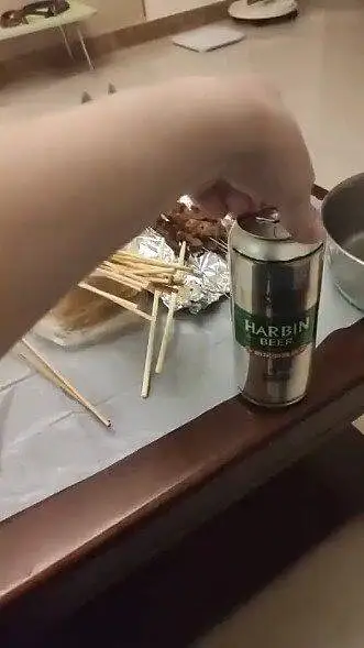 狗子:说我酒量不行，你但凡给我一粒花生米