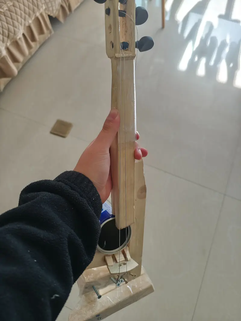 造了把小提琴