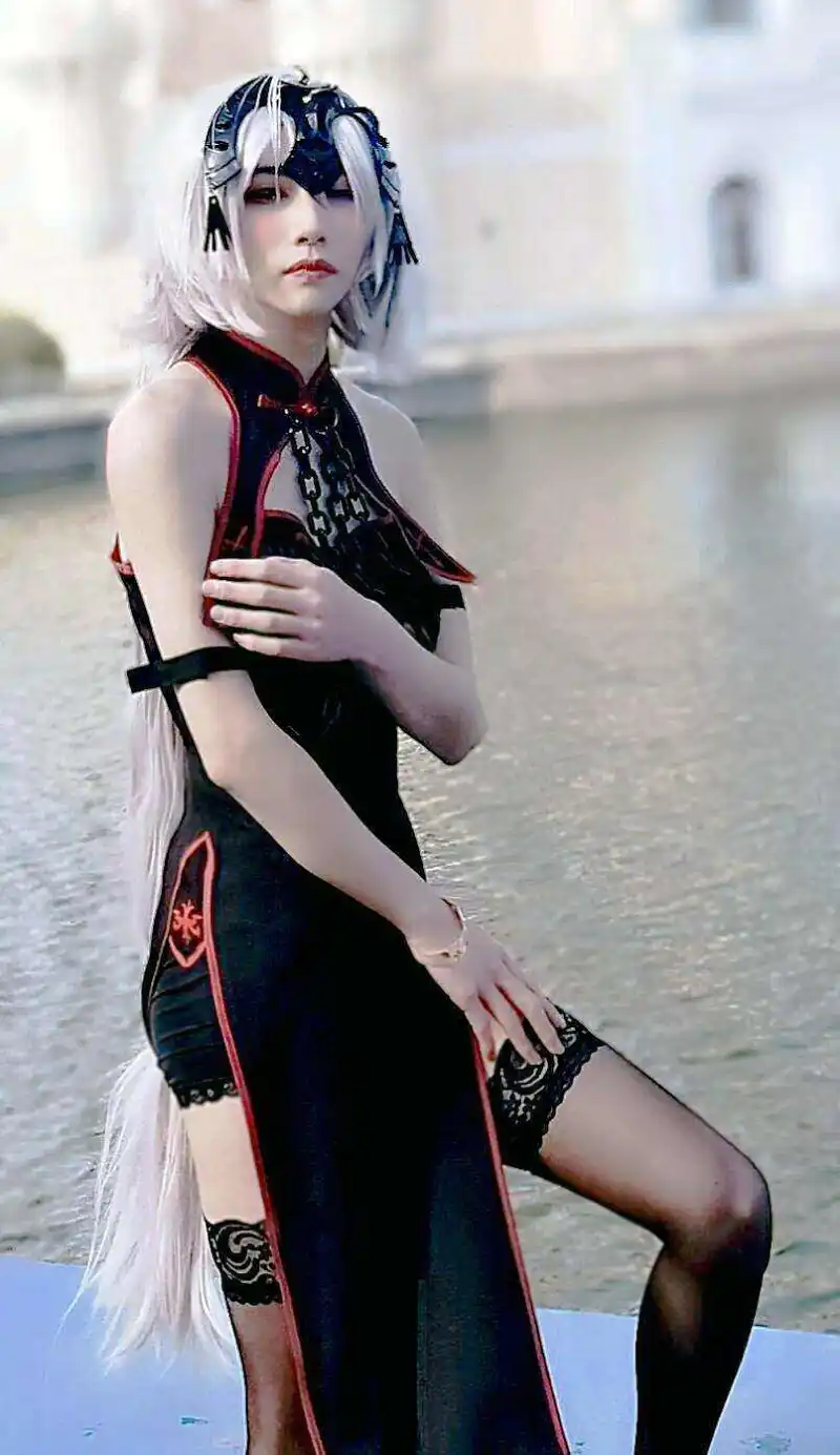 黑贞旗袍