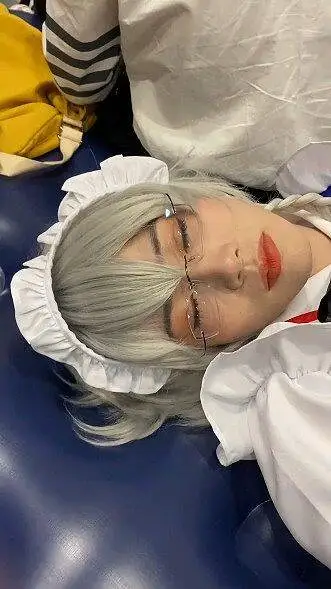 熟睡的红萌馆女仆长