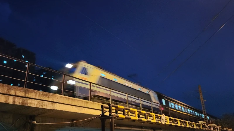 Y152次 成都西-山海关 SS8 0091