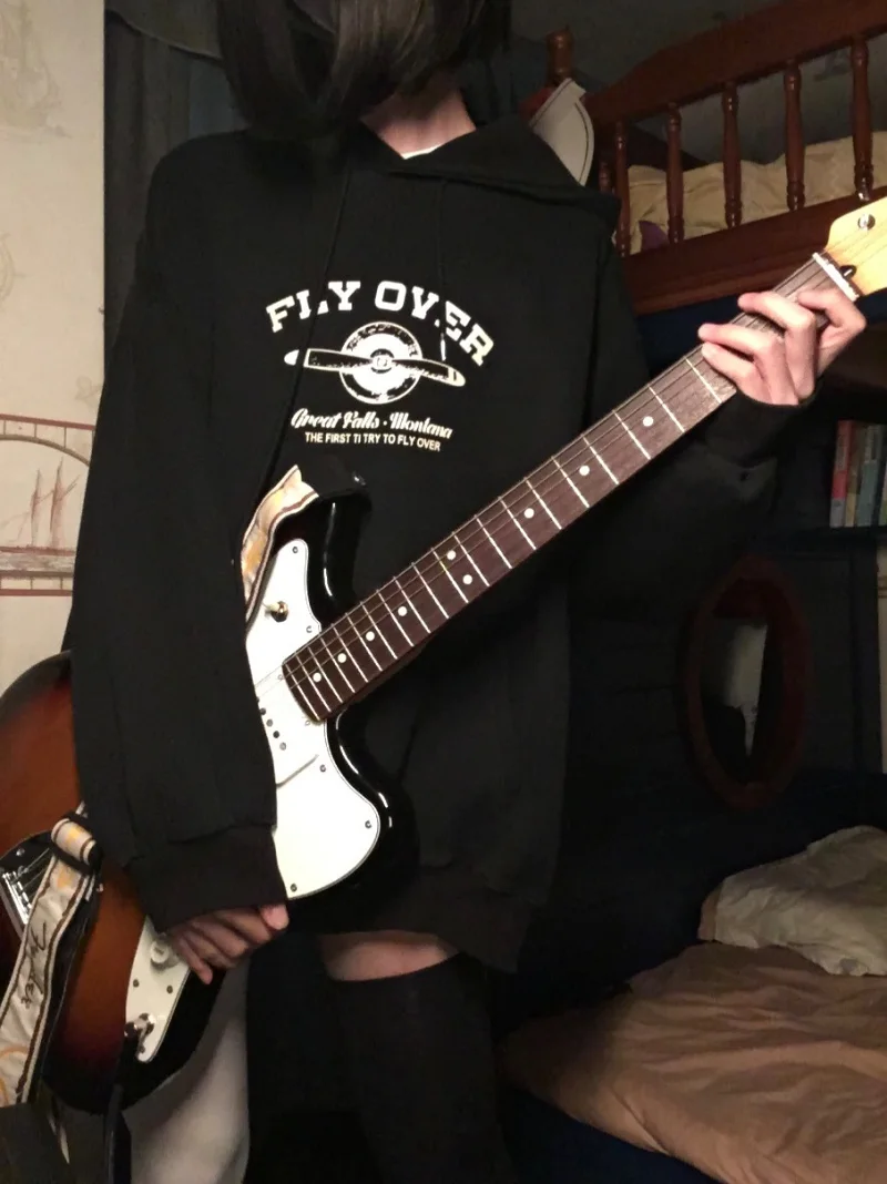 Guitar and night time