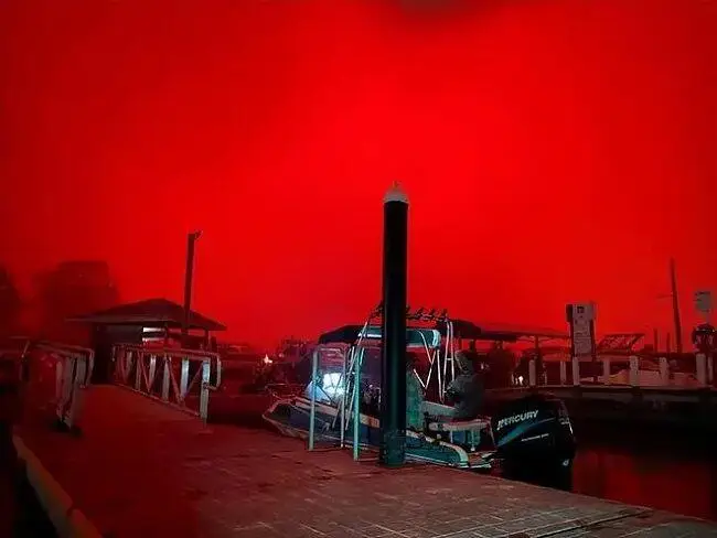 震惊！浙江舟山突现血红色天空！