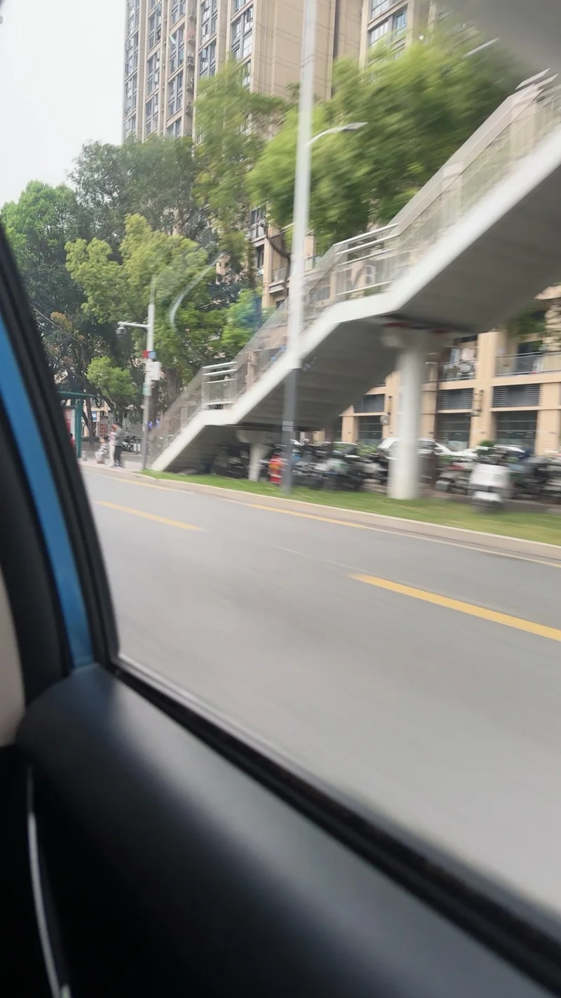 返校,茶餐厅,剪头发,日常