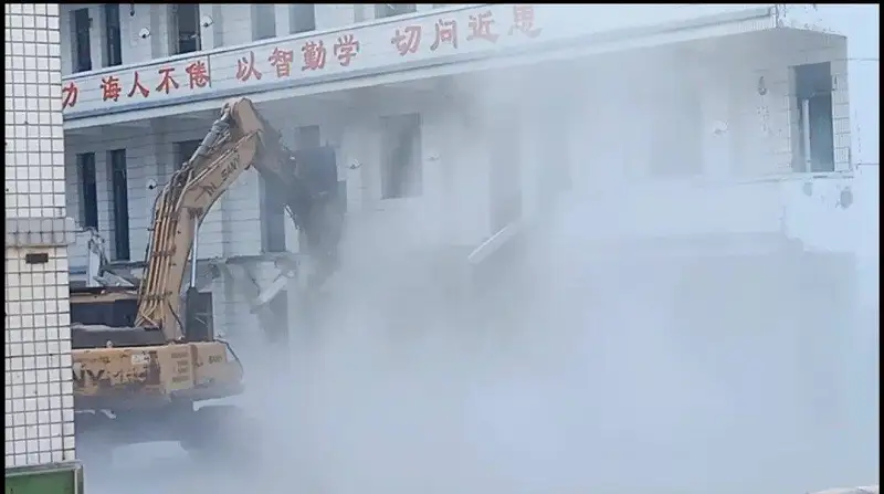 母校拆迁了