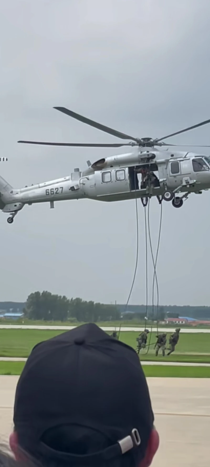 中国人民解放军！