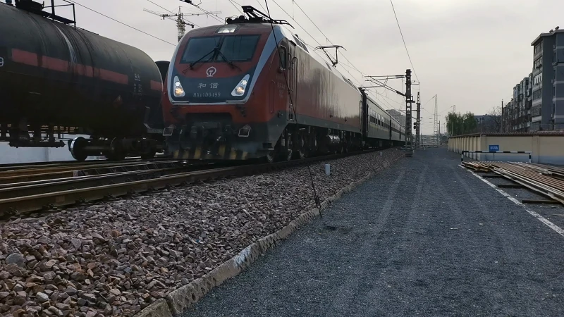 准高速客运机车牵引非空调旅游列车