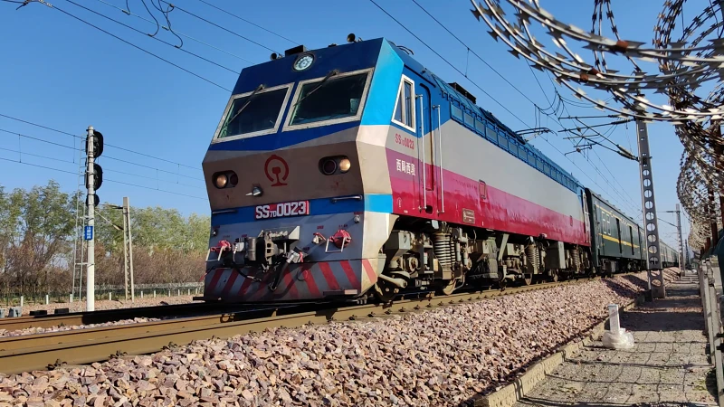 K125次 长春-西安 SS7D 0023