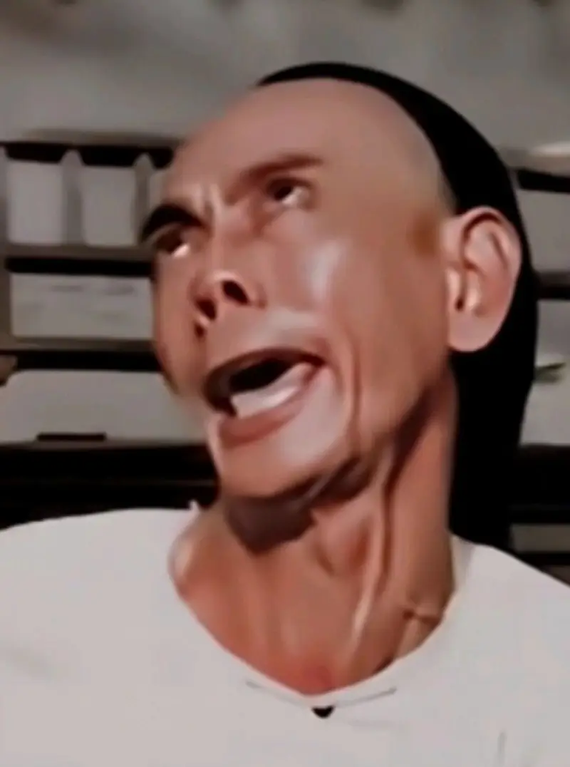 《            》