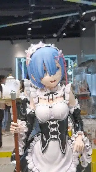 第一次投稿，给各位看一下蕾姆的等身手办吧