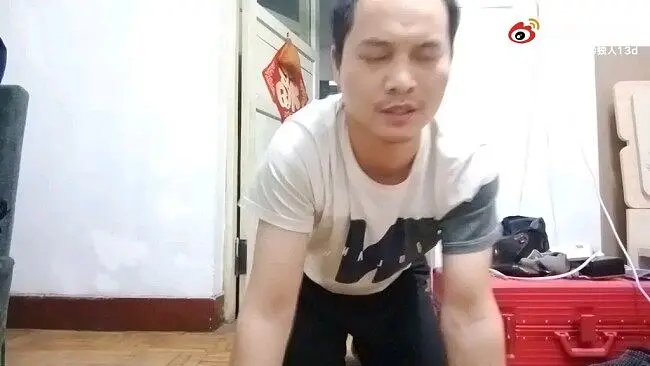 向恋恋女创蜜下跪的杨帆