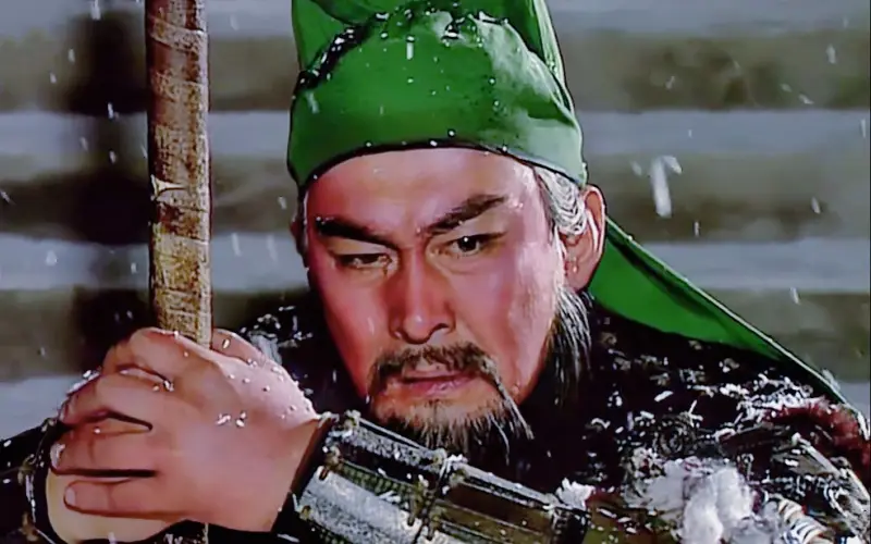 “无愧忠义二字，此乃何人，真天神也！”