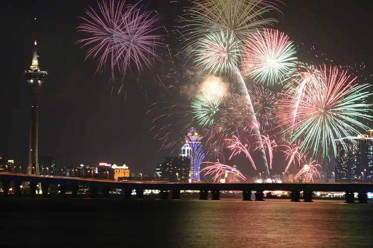 (原创钢琴)烟花雨情