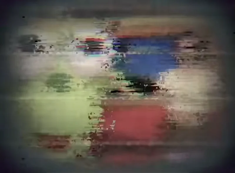 2000年童年，但疑似有点不对劲…