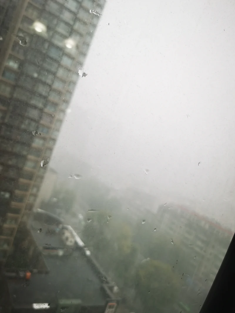 襄阳这鸟地儿还有台风啊？